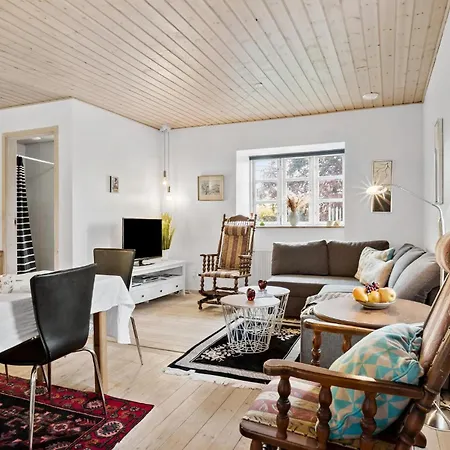 One-bedroom In Apartment *