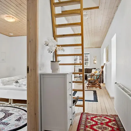Stunning In With Kitchen Apartment *